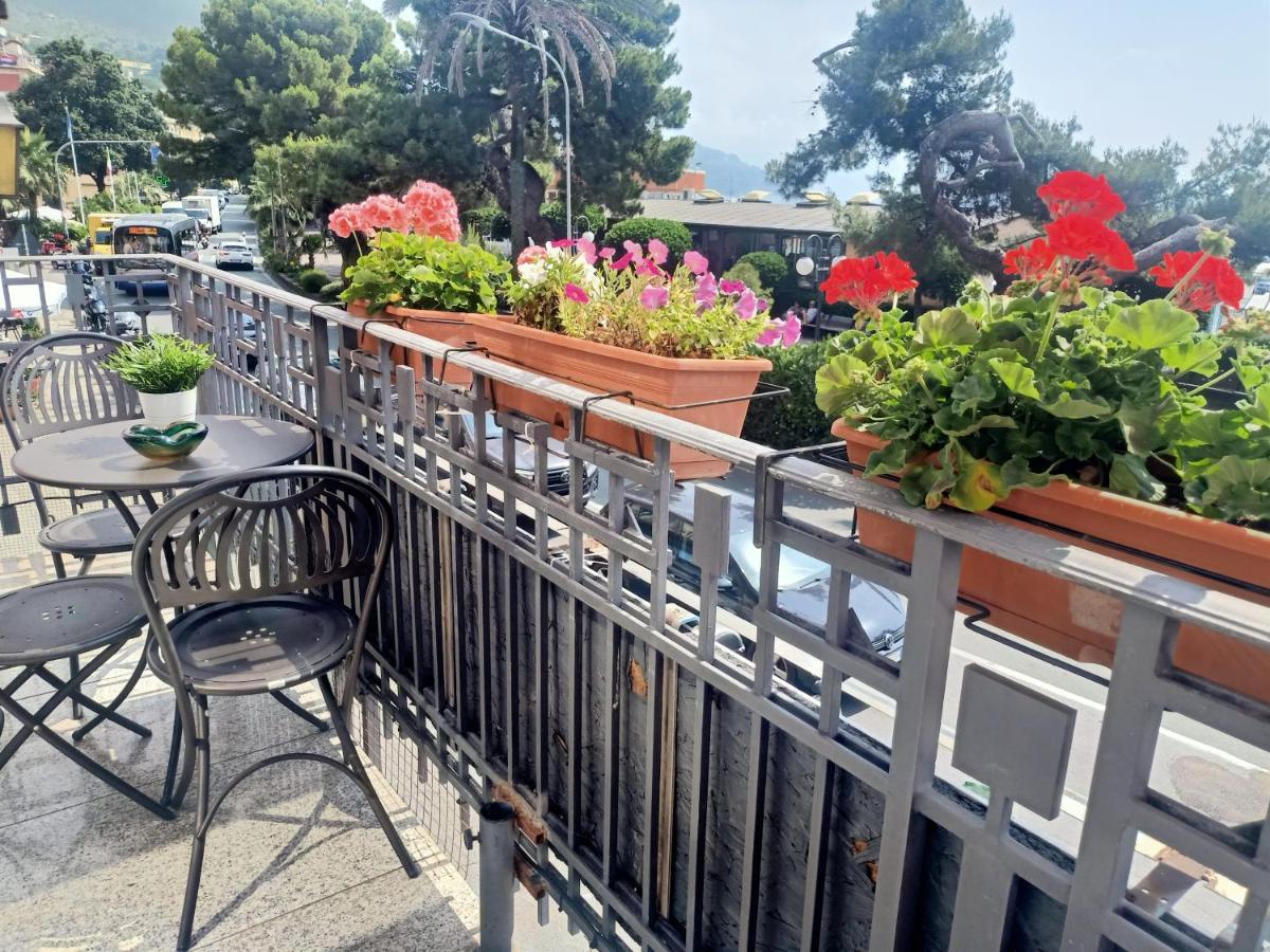 Hotel Serena Arenzano Dış mekan fotoğraf