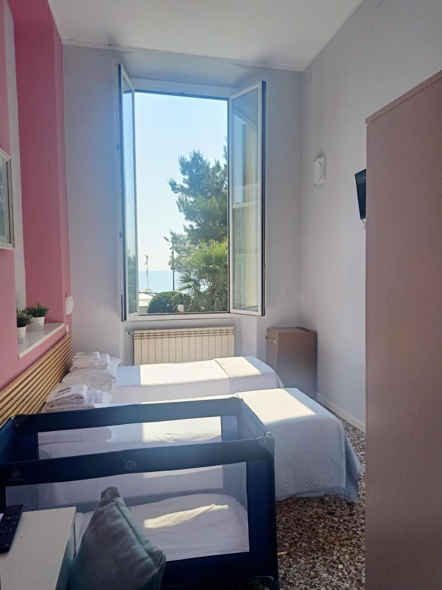 Hotel Serena Arenzano Dış mekan fotoğraf
