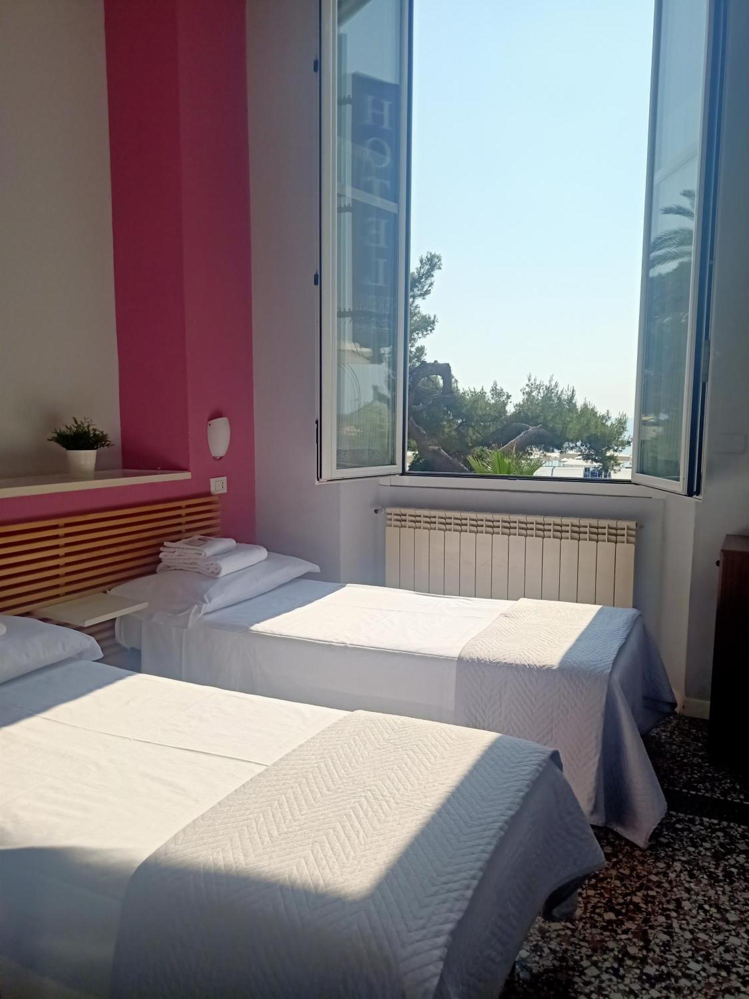 Hotel Serena Arenzano Dış mekan fotoğraf